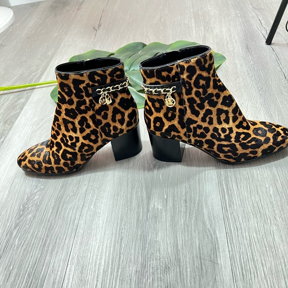 Michael Kors Elsa Mid Bootie Cheetah. Hair-calf  ✨brand new✨ No box - Picture 6 of 11